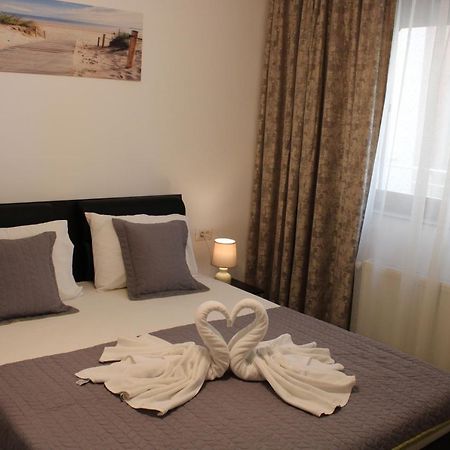 Bluewaves Apartment Mamaia Nord Năvodari Eksteriør billede