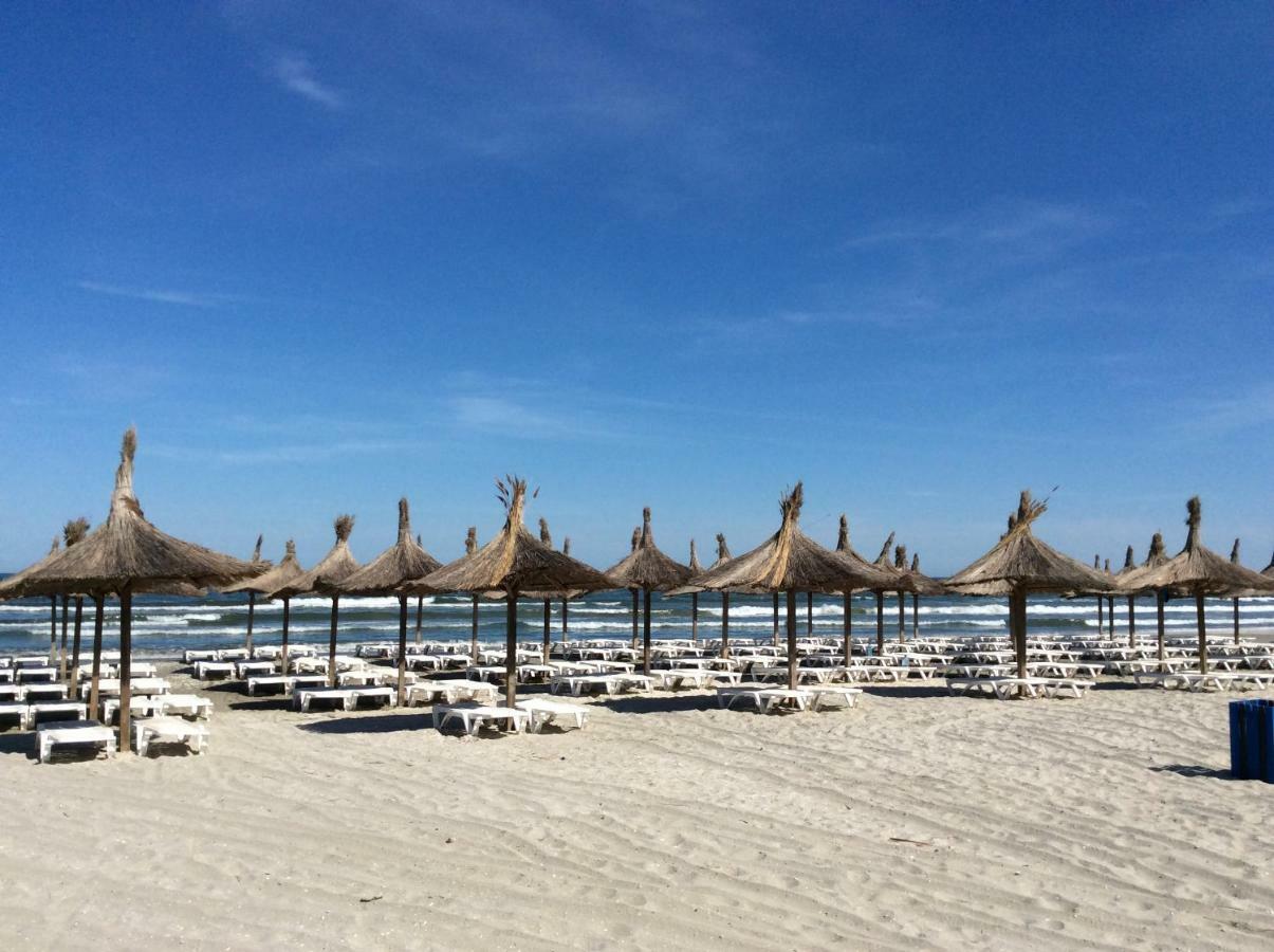 Bluewaves Apartment Mamaia Nord Năvodari Eksteriør billede