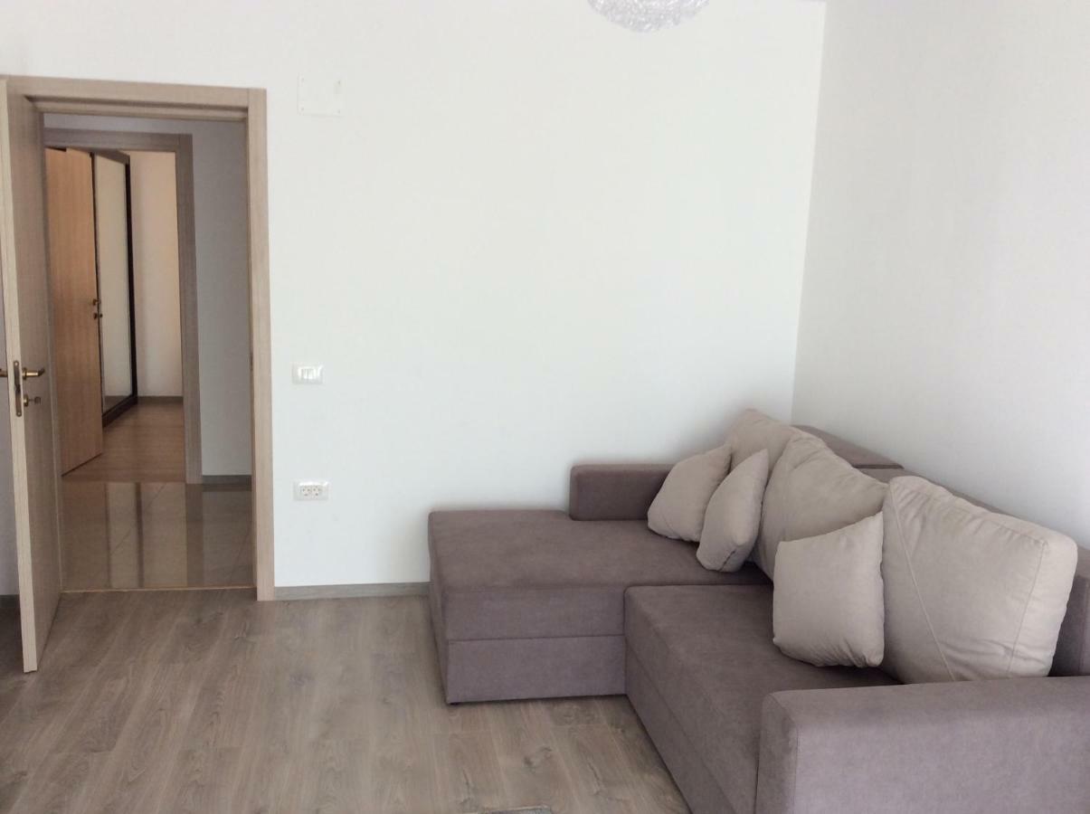 Bluewaves Apartment Mamaia Nord Năvodari Eksteriør billede